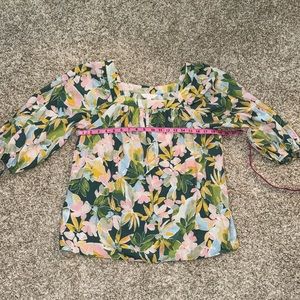 Lauren Conrad square neck, half sleeve floral top